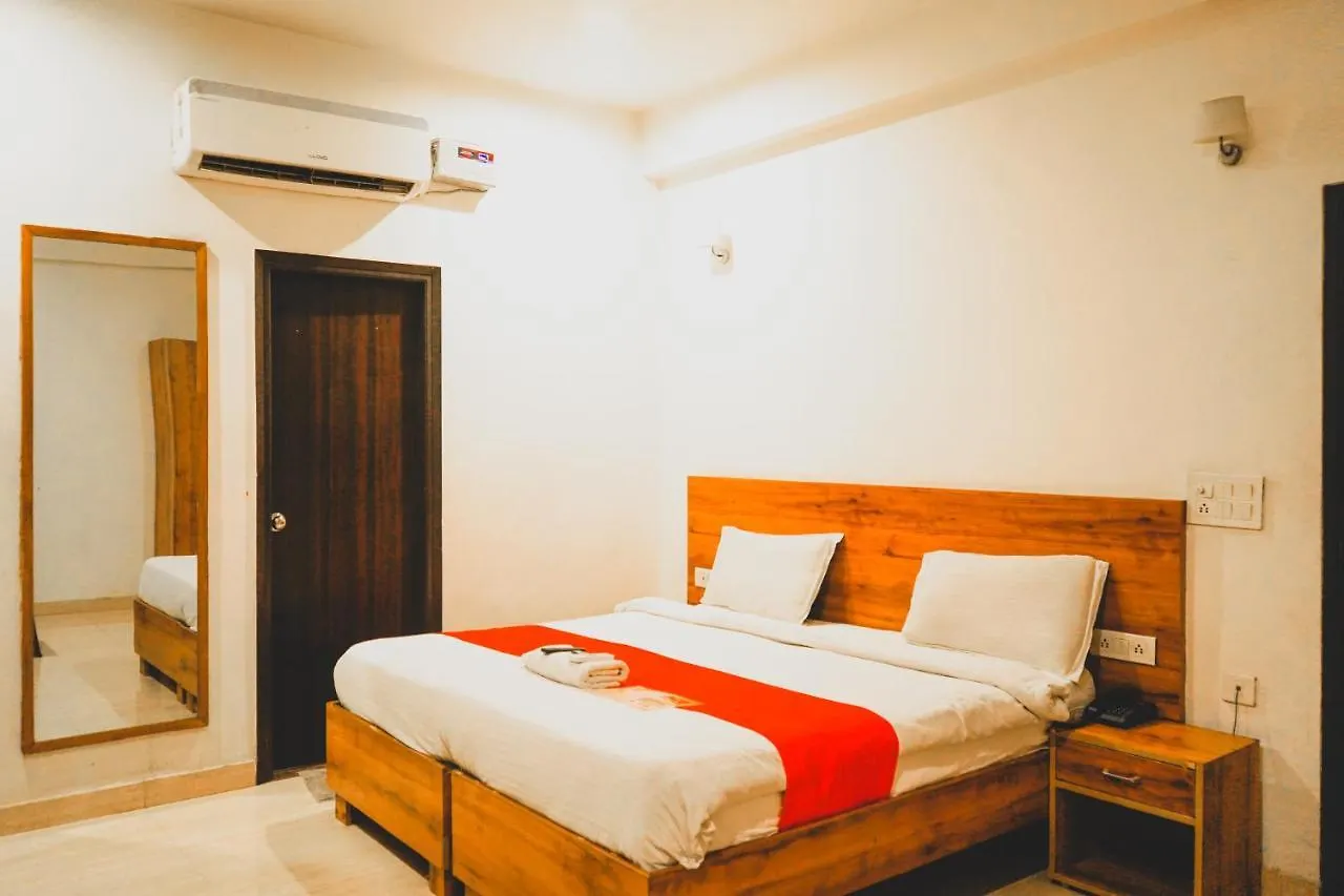 Hotel Habitat 구르가온 3*,