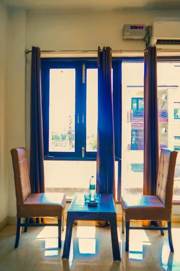 Hotel Habitat 구르가온